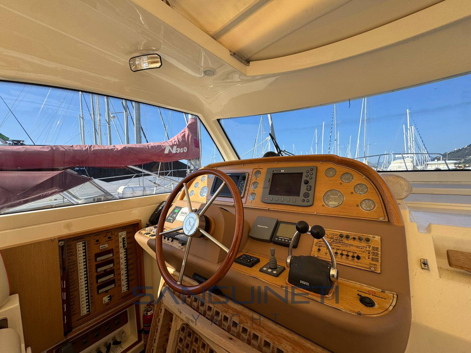Mochi craft Dolphin 44