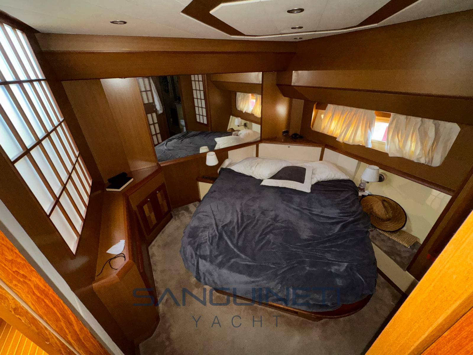 Mochi craft Dolphin 44