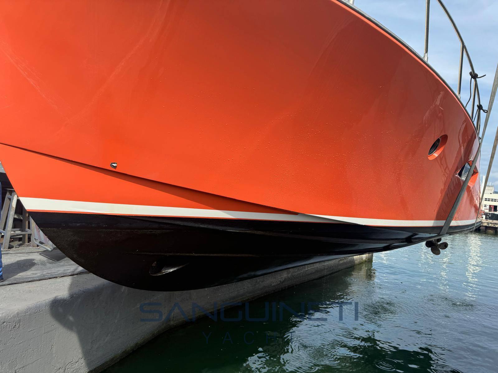 Mochi craft Dolphin 44