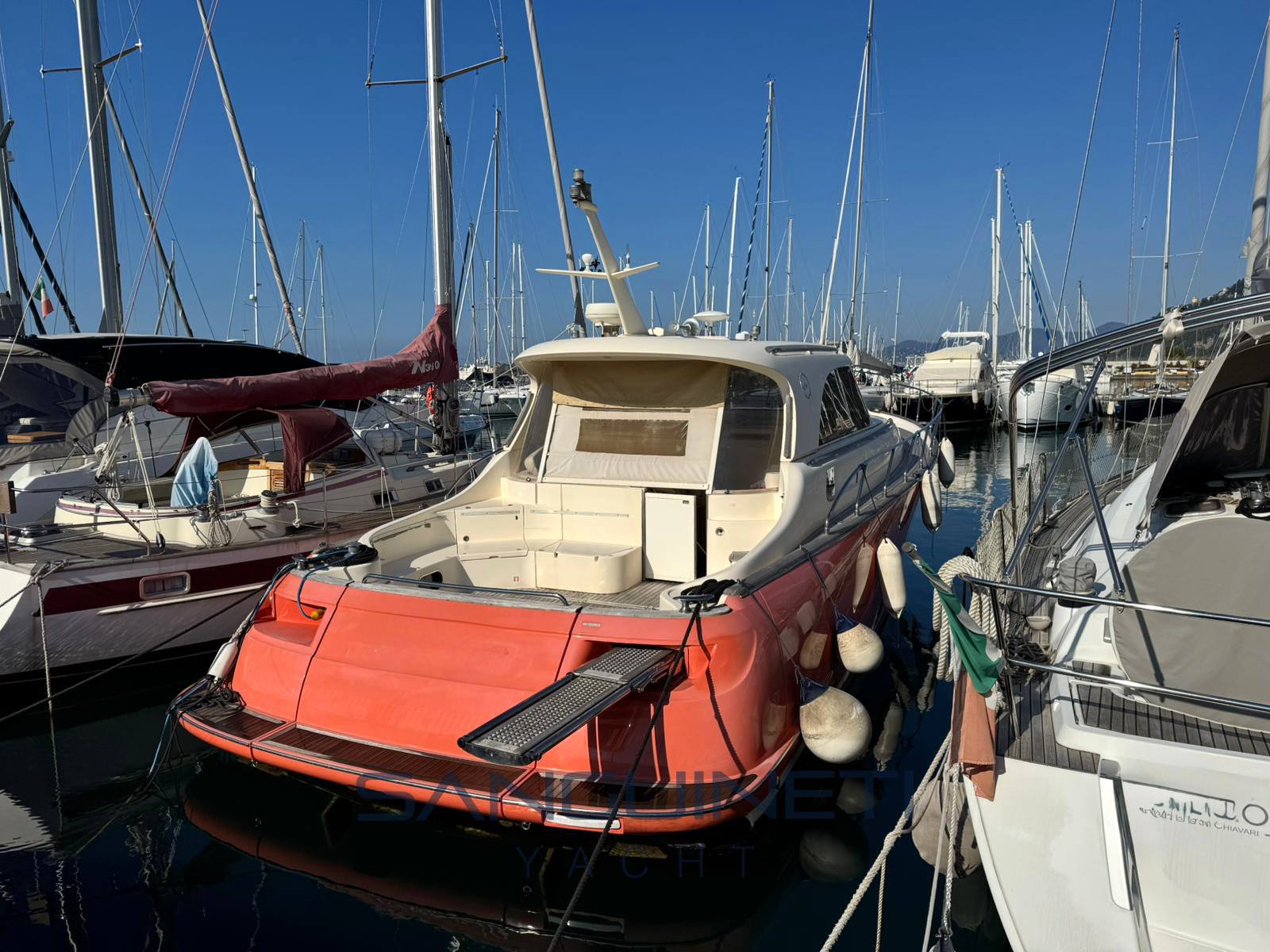 Mochi craft Dolphin 44