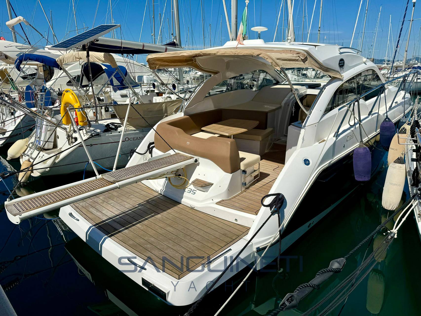 Sessa C 35 hard top ht barco a motor