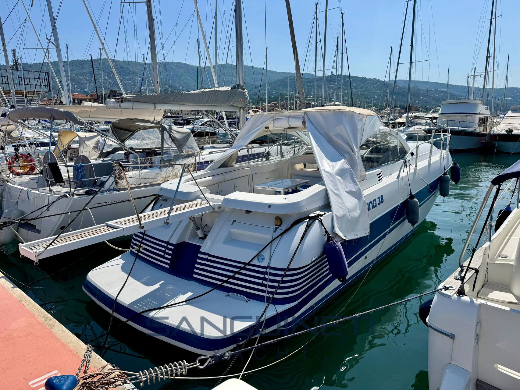 Pershing 38 Open usato