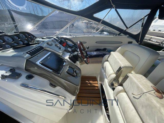 Cranchi Zaffiro 32 التعبير عن كروزر