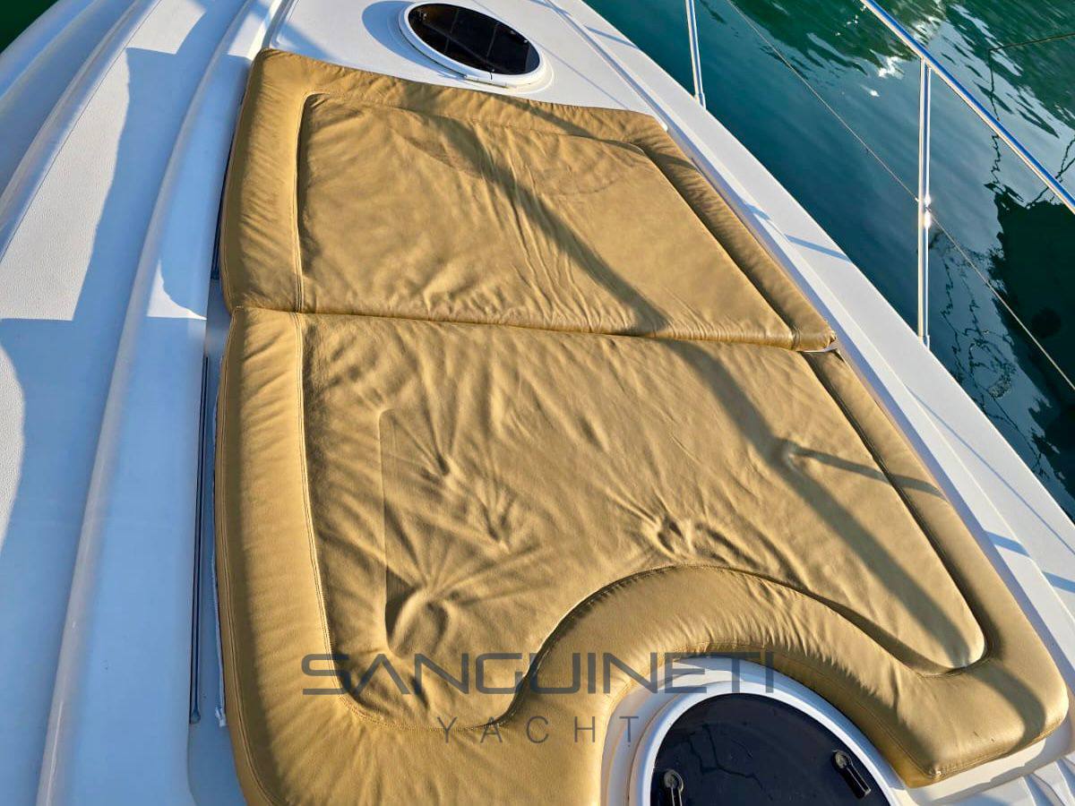 Princess V 48 Hard top