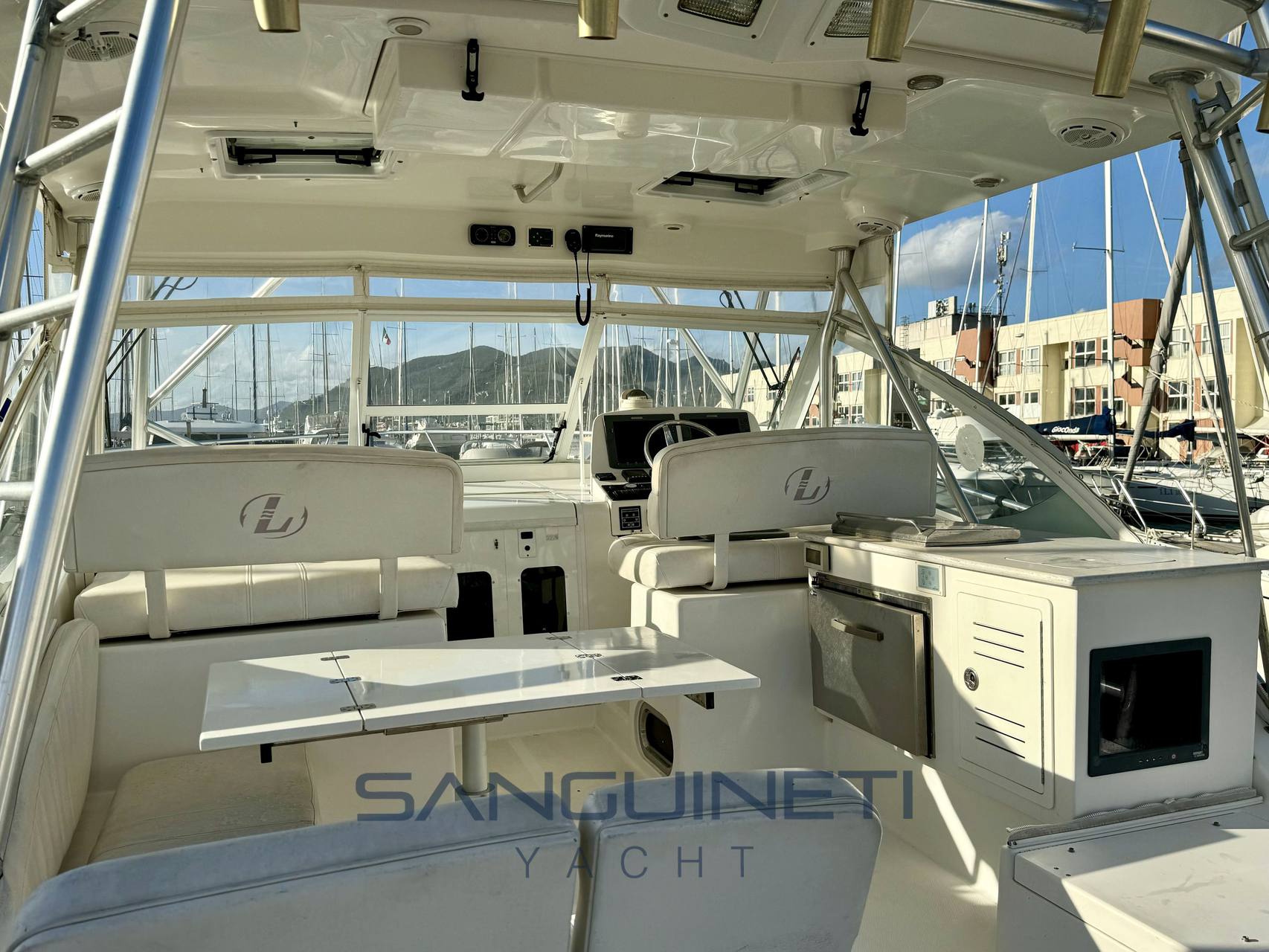 Luhrs 37 open 照片