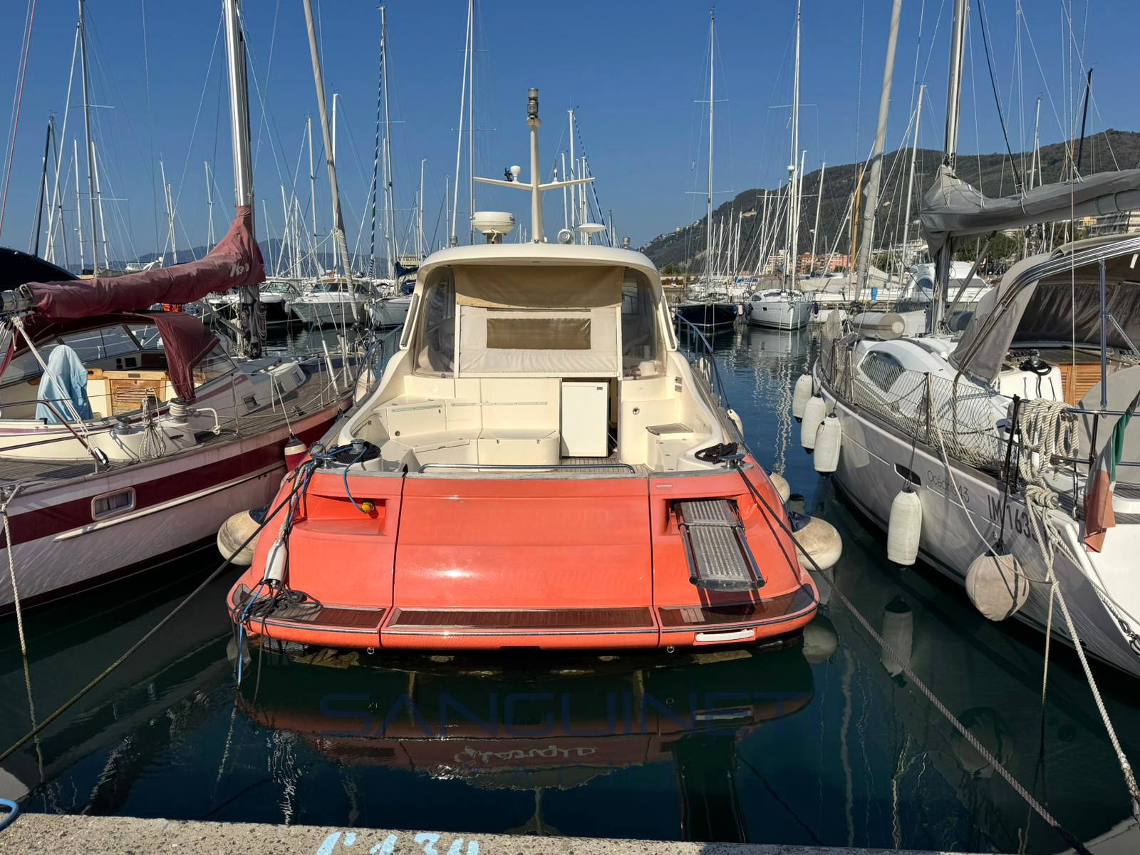Mochi craft Dolphin 44 