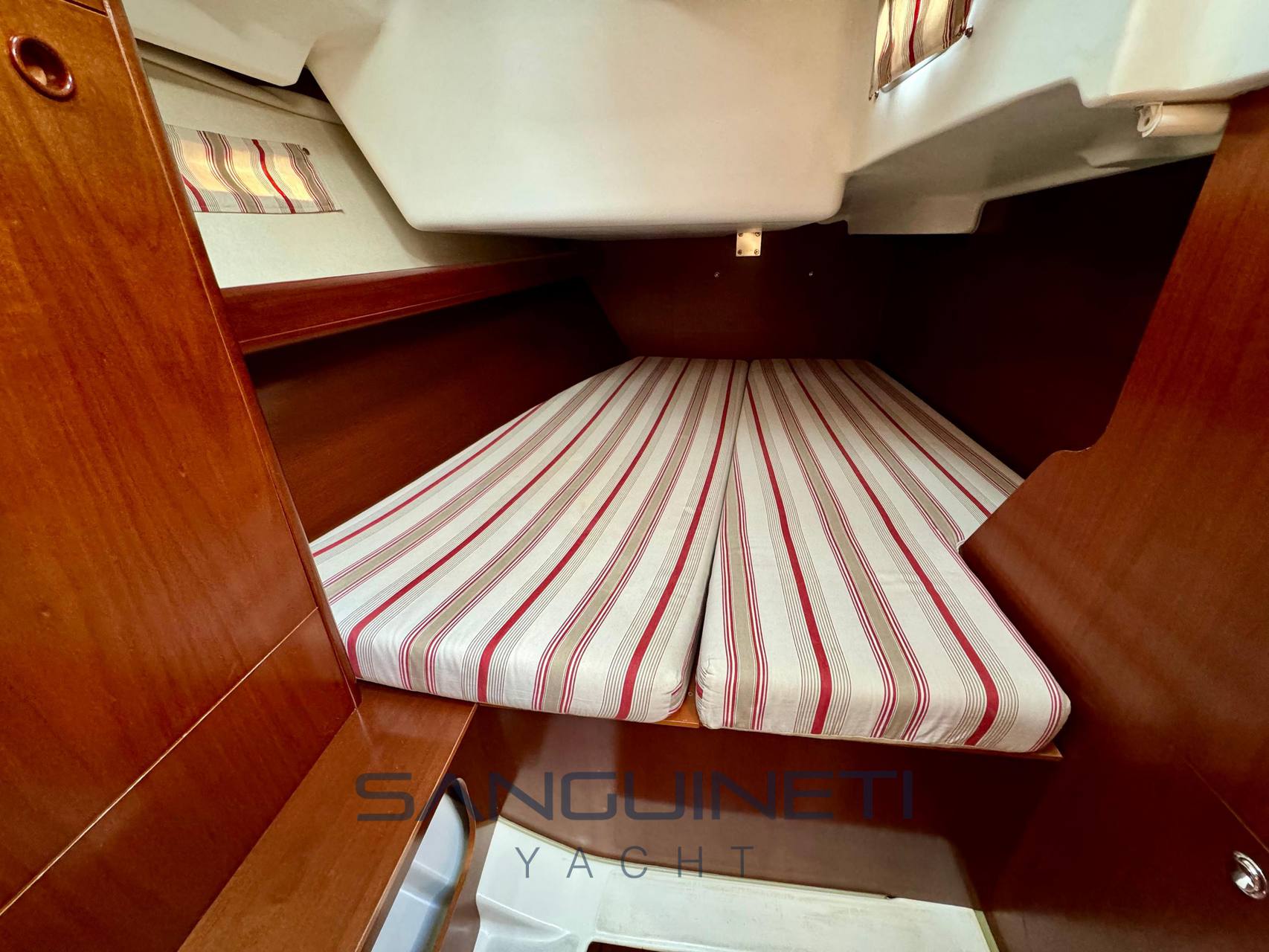 Beneteau Clipper 393 Photo