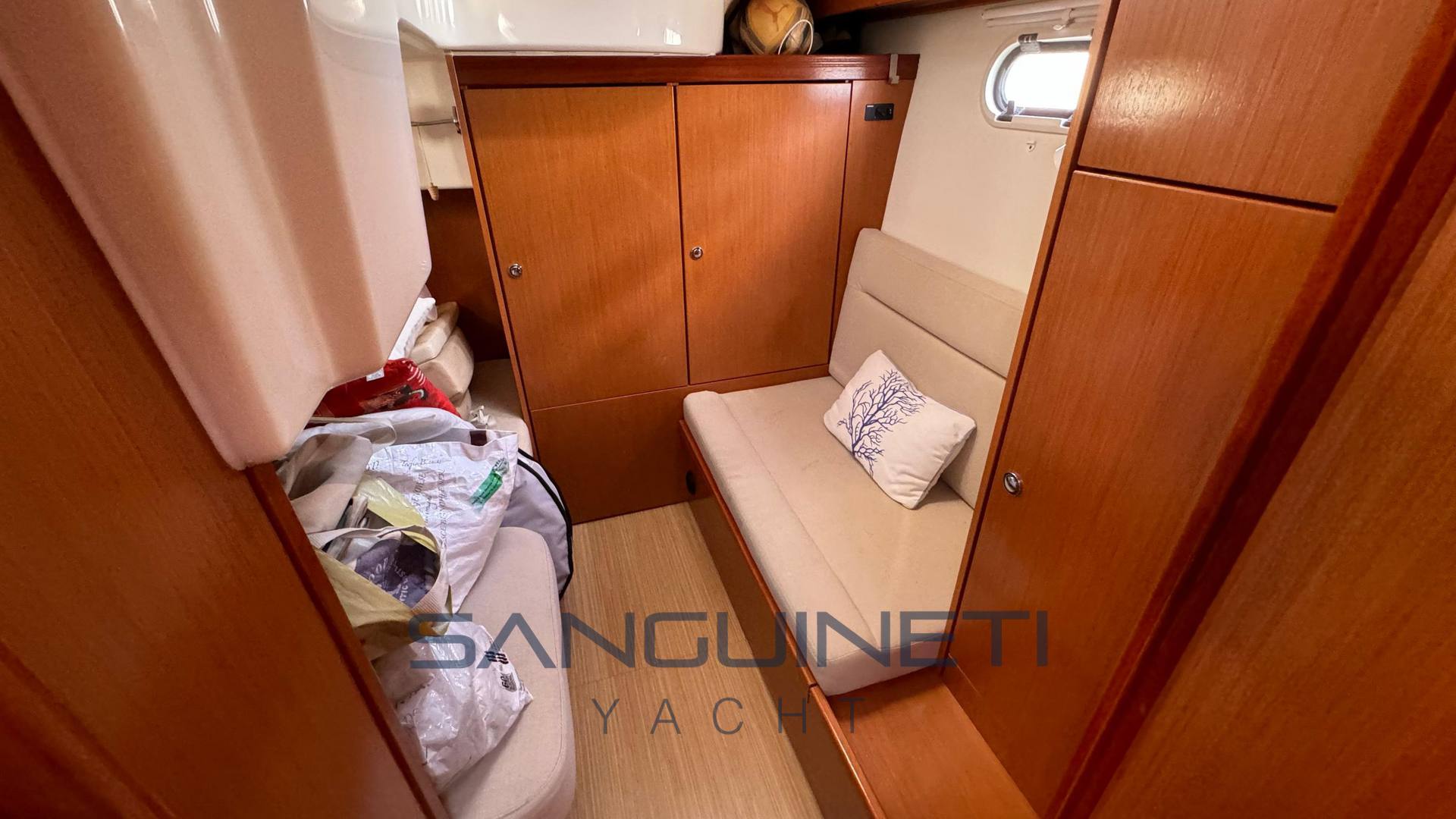 Bavaria 34 sport يستخدم