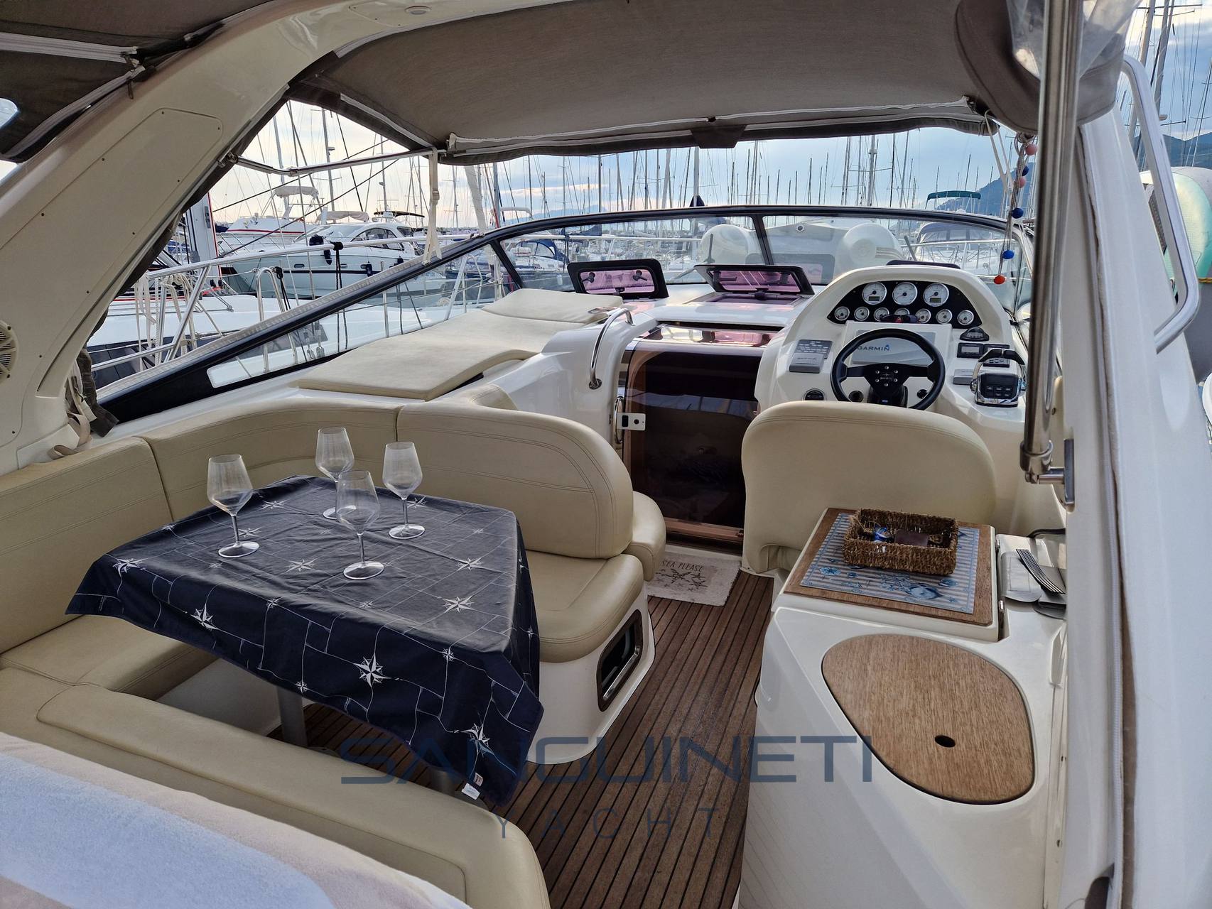 Bavaria 34 sport قارب بمحرك مستعملة للبيع