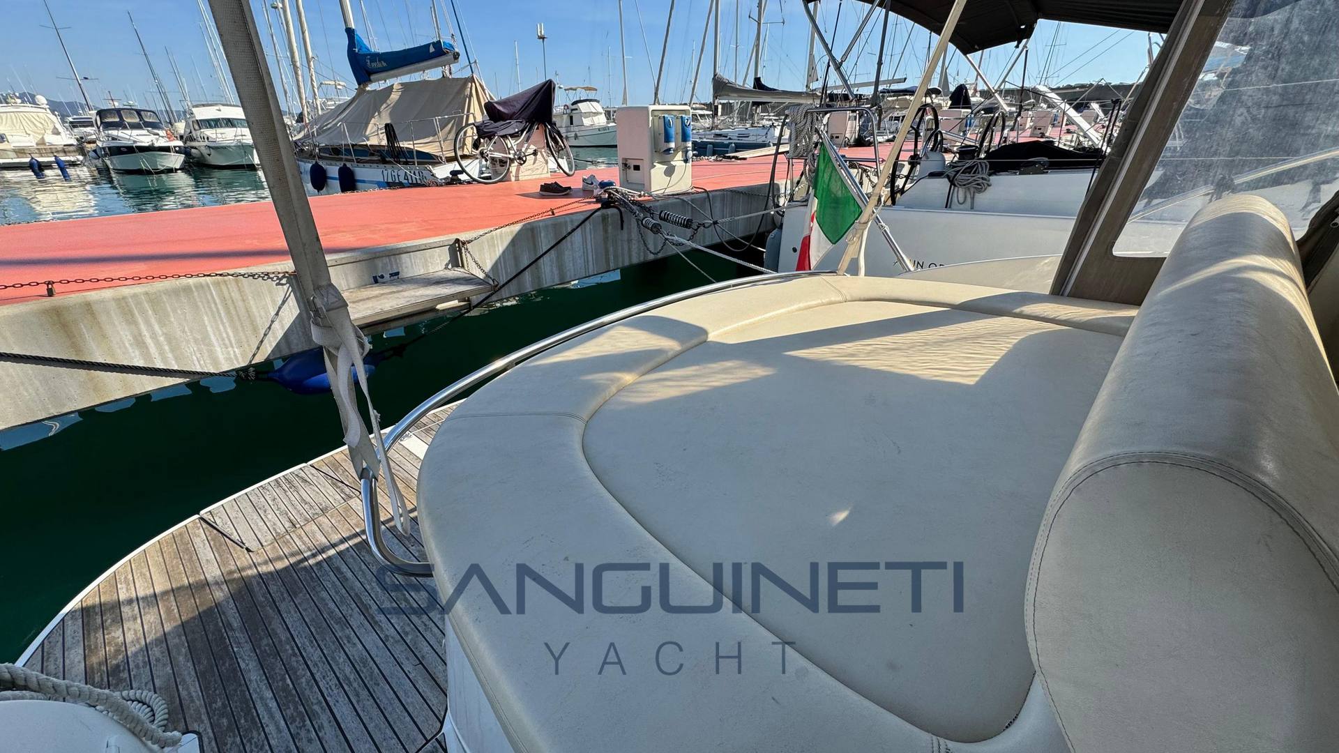 Bavaria 34 sport التعبير عن كروزر