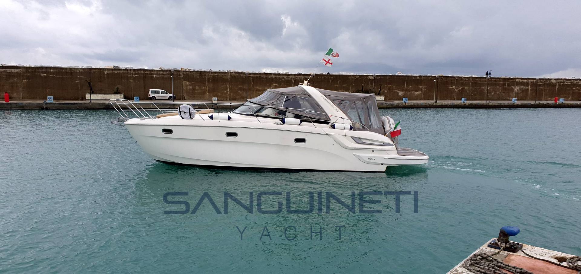 Bavaria 34 sport يستخدم