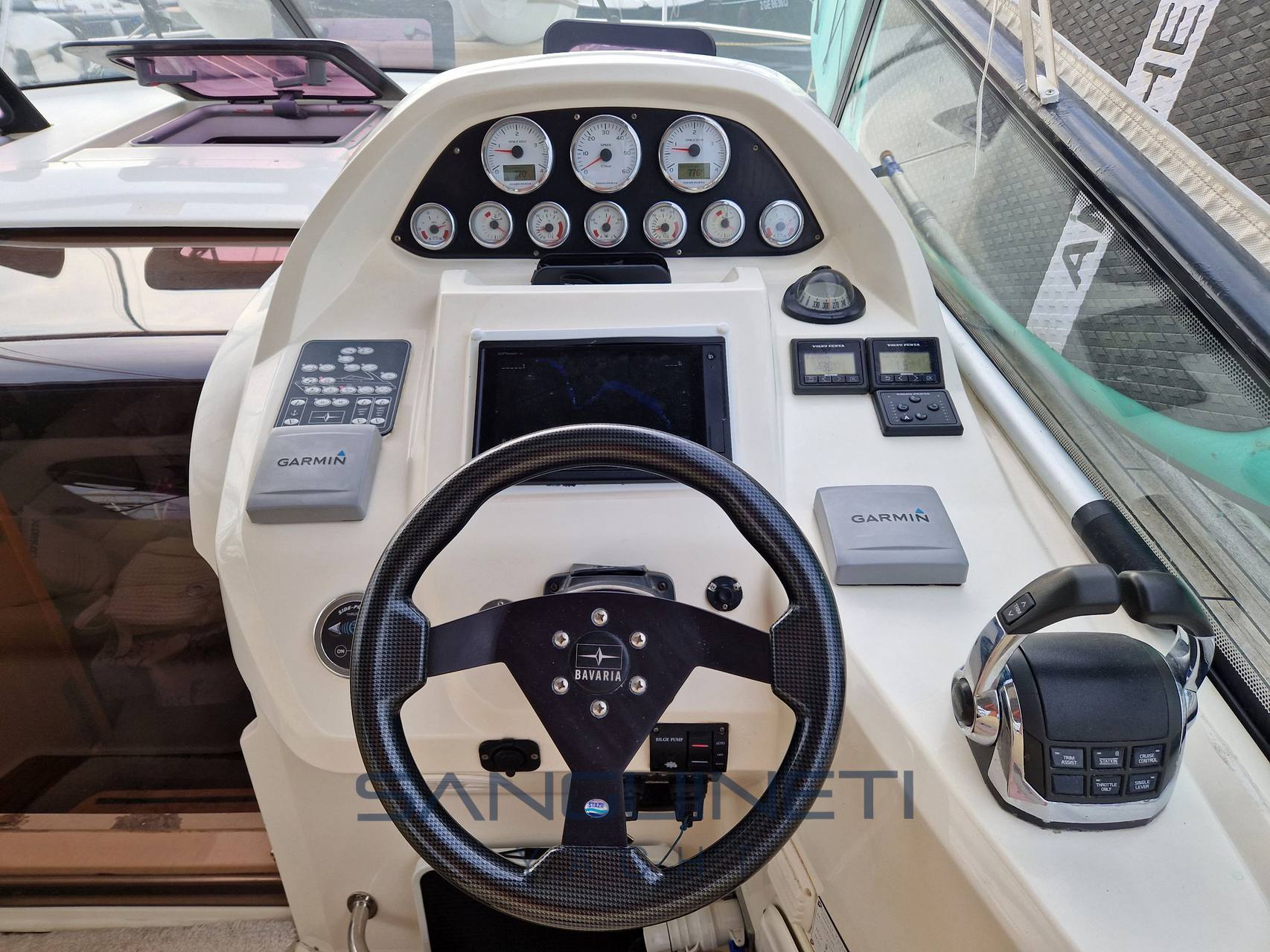 Bavaria 34 sport قارب بمحرك