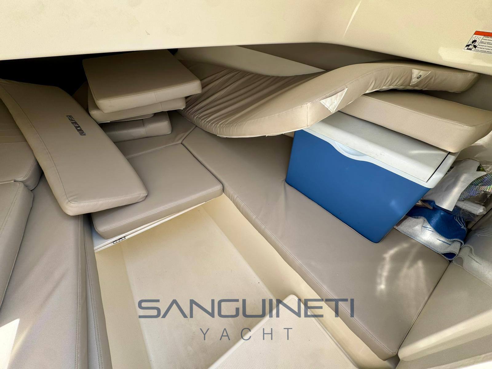 Quick silver Activ 675 sundeck