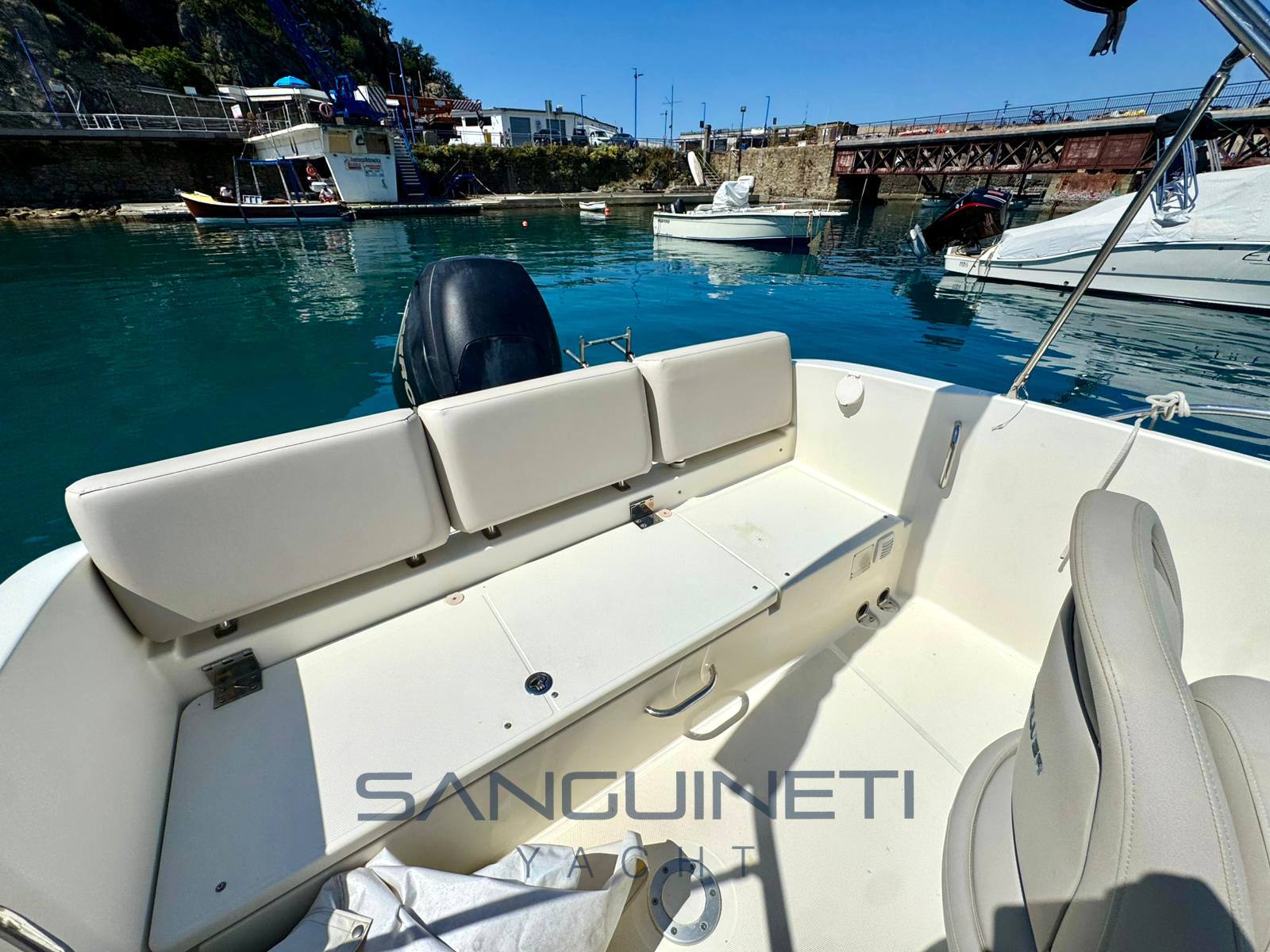 Quick silver Activ 675 sundeck