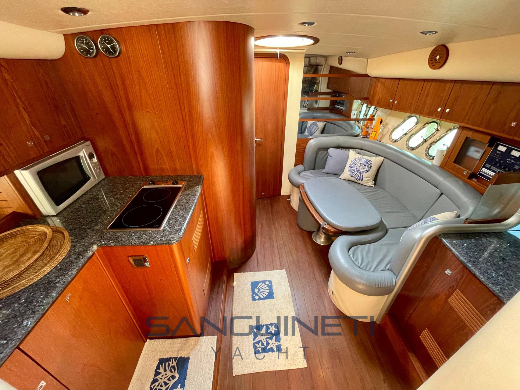 Airon marine 425 التعبير عن كروزر يستخدم