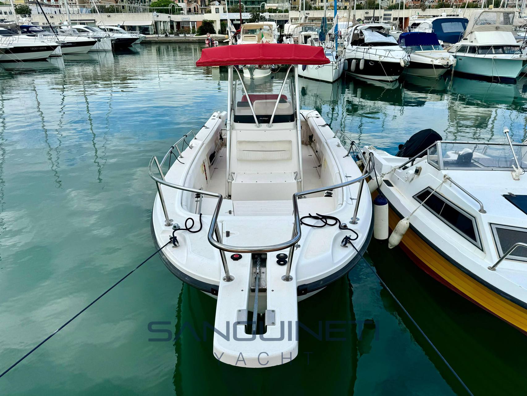 Boston whaler Outrage 26 Barca a motore usata in vendita