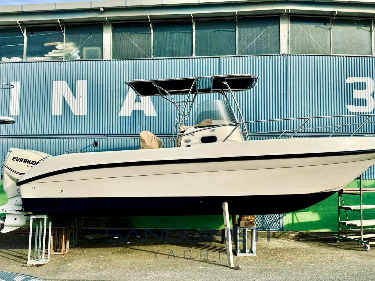 Capelli 27 Bateau à moteur nouveau en vente