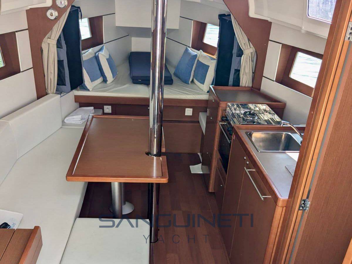 Beneteau Oceanis 35 القوارب الشراعية مستعملة للبيع