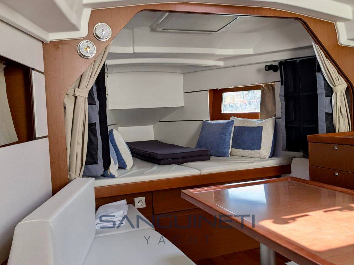 Beneteau Oceanis 35 كروزر الشراع يستخدم