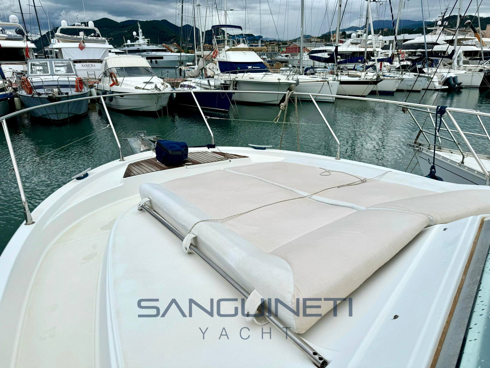 Beneteau Antares 10.80 Pêche en eau salée occasion