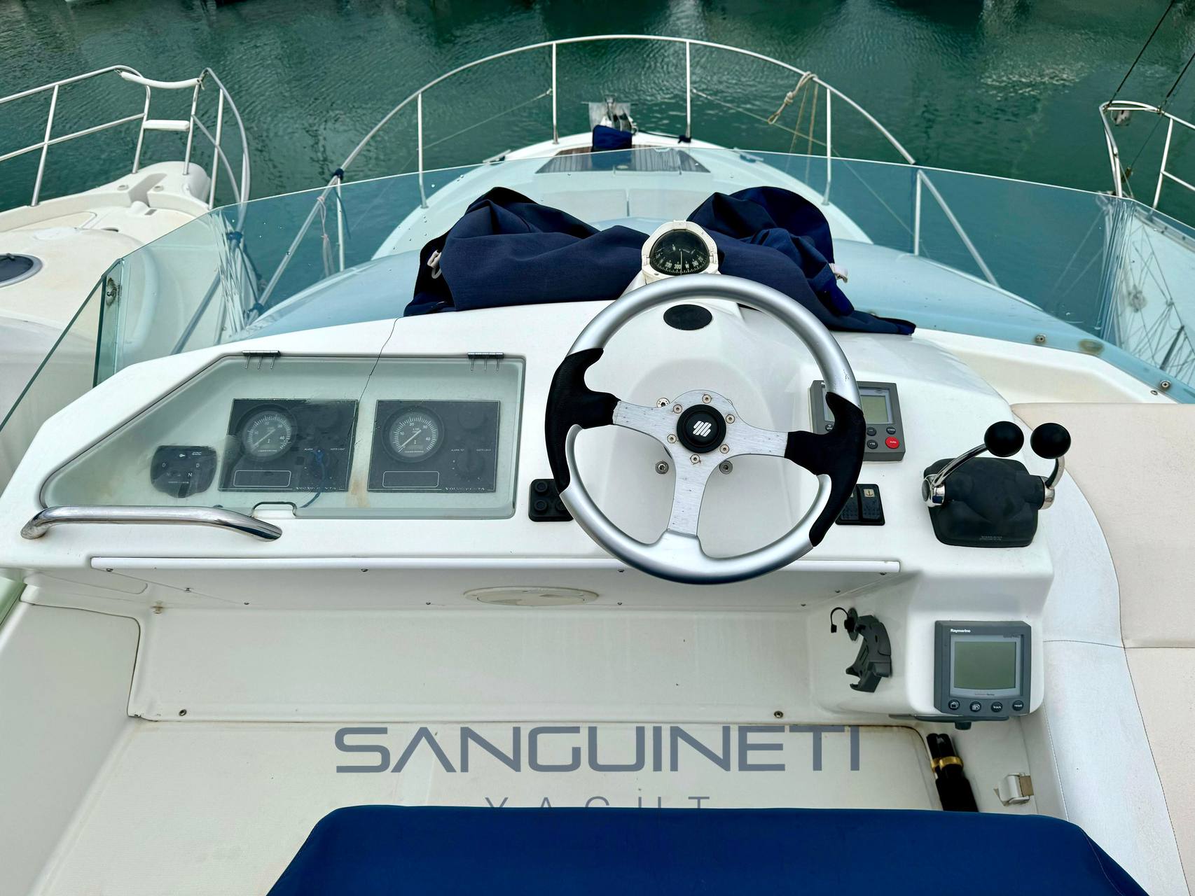 Beneteau Antares 10.80 صيد السمك في المياه المالحة