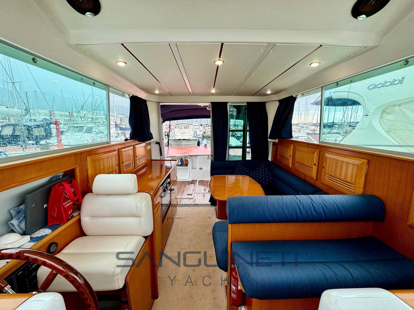 Beneteau Antares 10.80 يستخدم