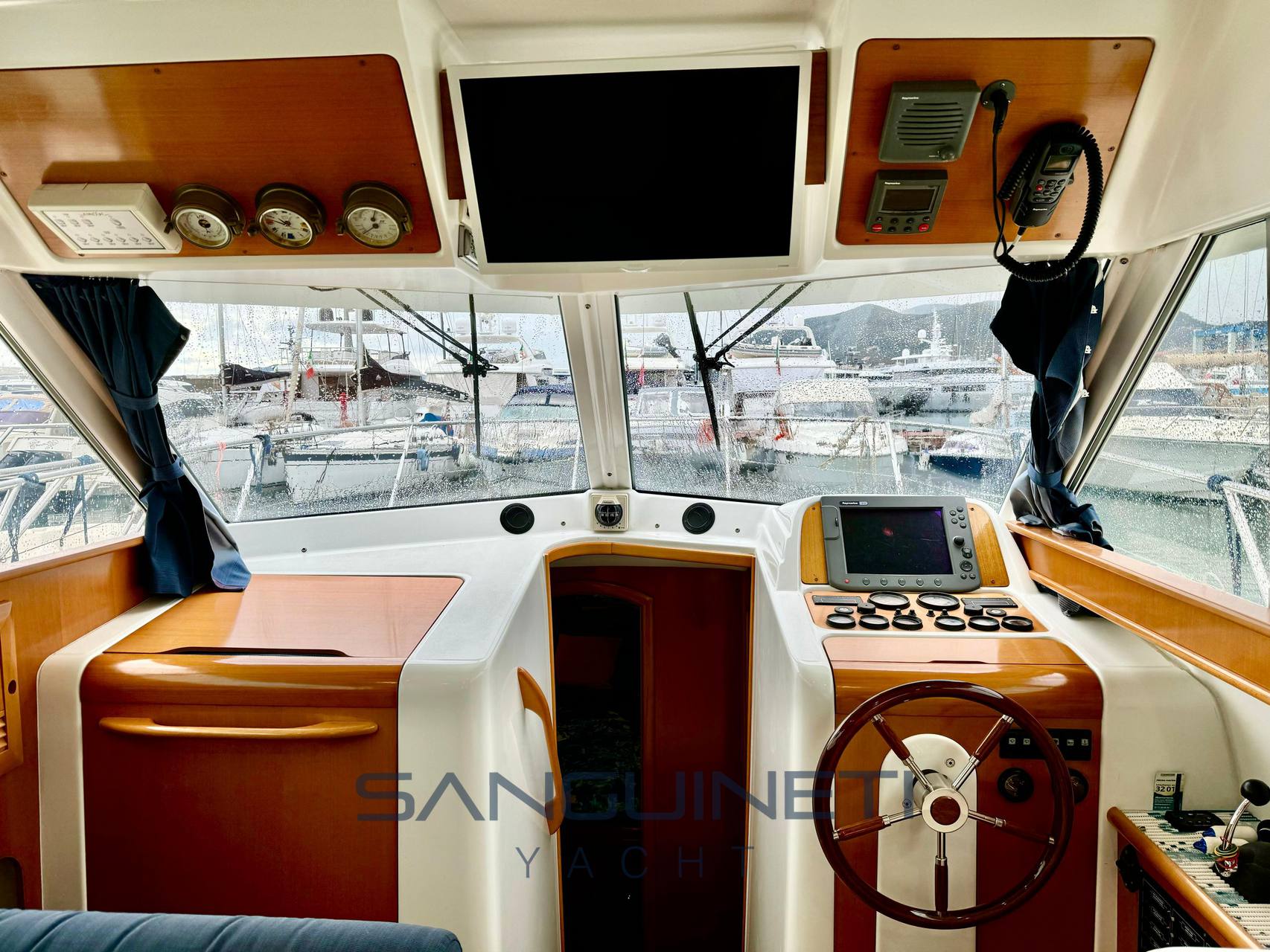 Beneteau Antares 10.80 صيد السمك في المياه المالحة