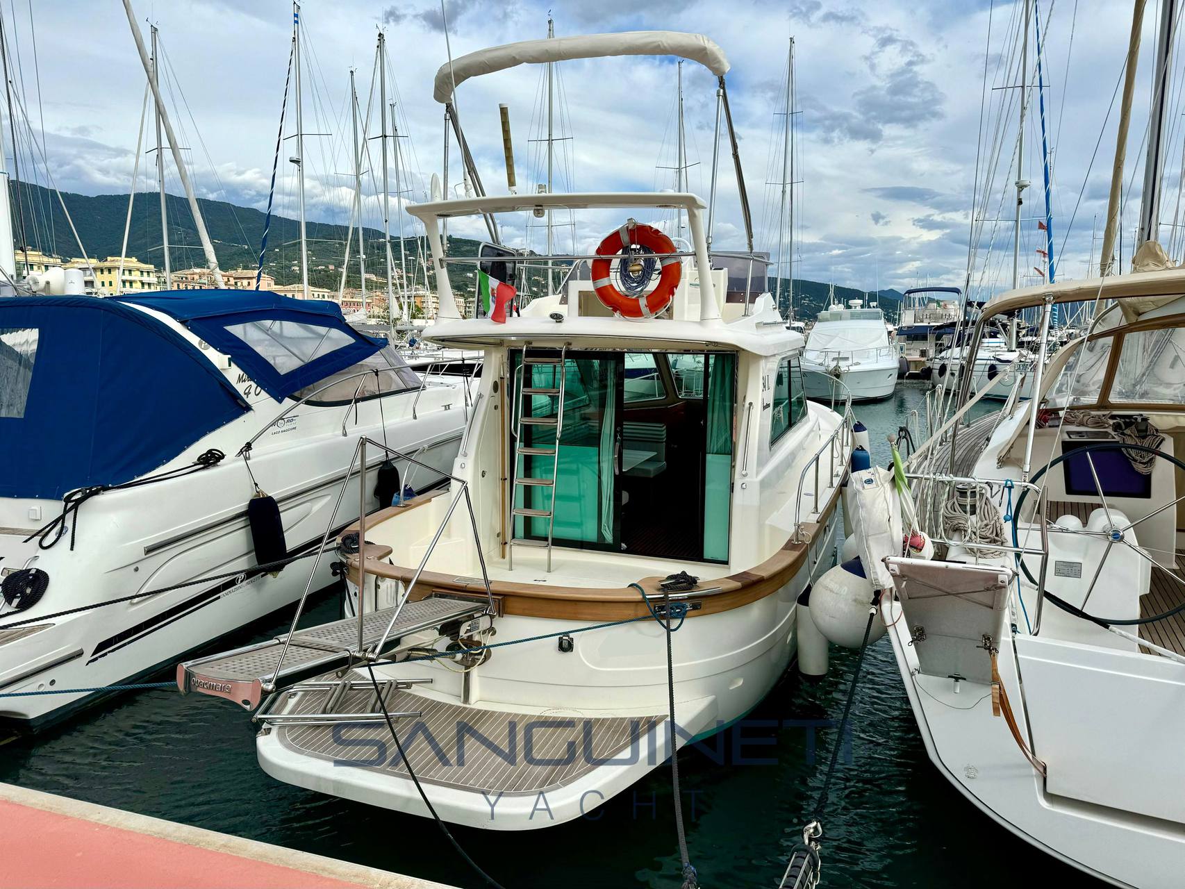 Sciallino 34 fly bateau à moteur