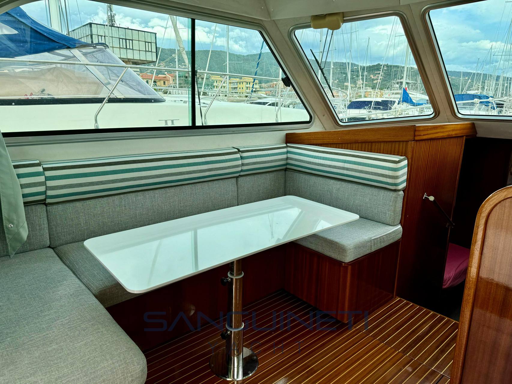 Sciallino 34 fly Gozzo cabin cruiser