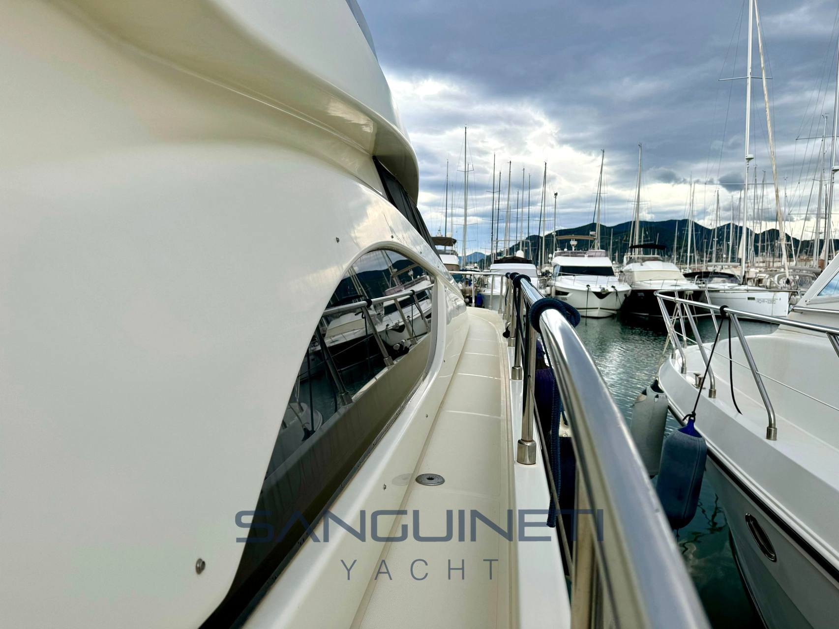 Ferretti 53 Bateau à moteur nouveau en vente