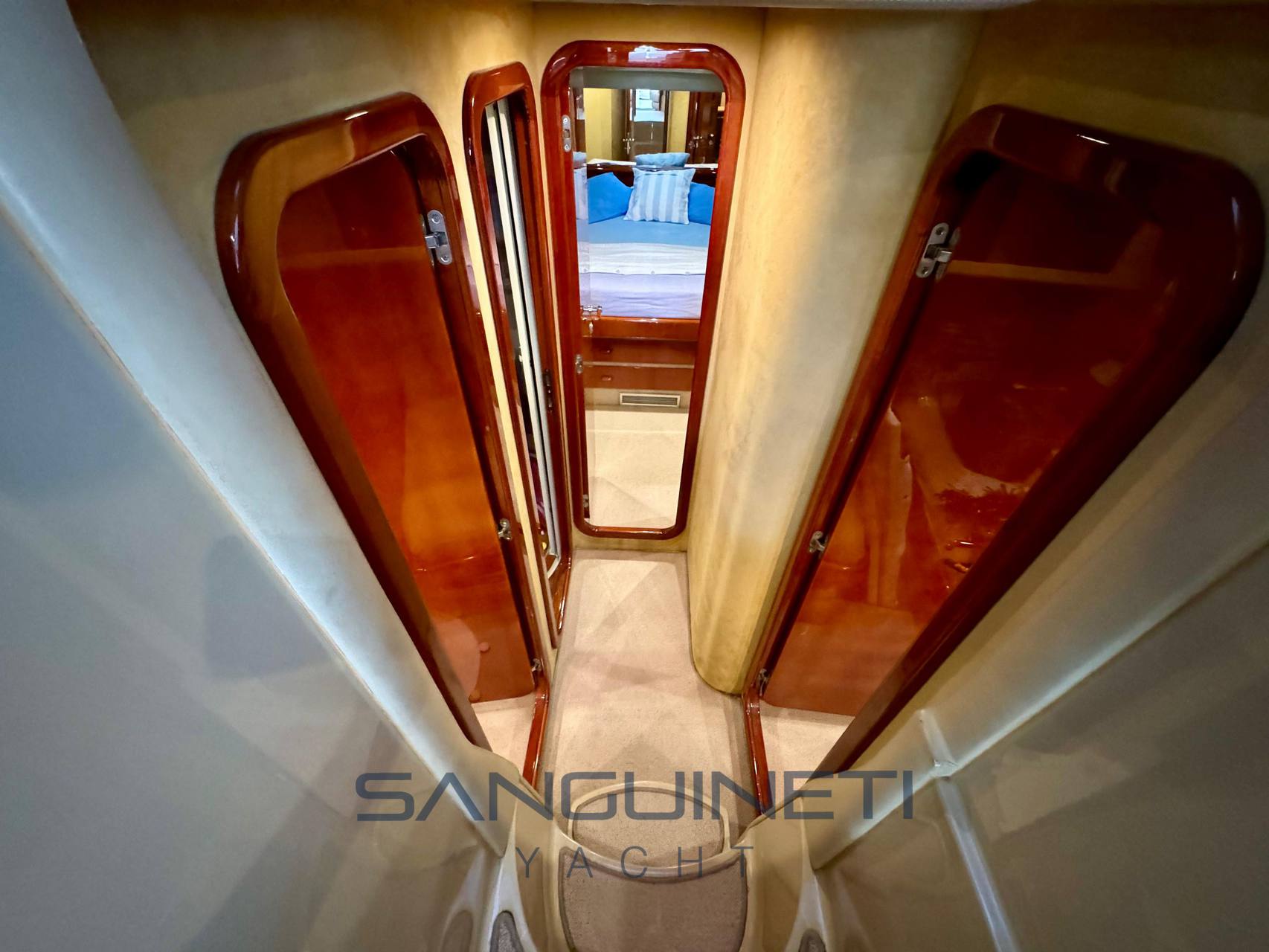 Ferretti 53 يستخدم