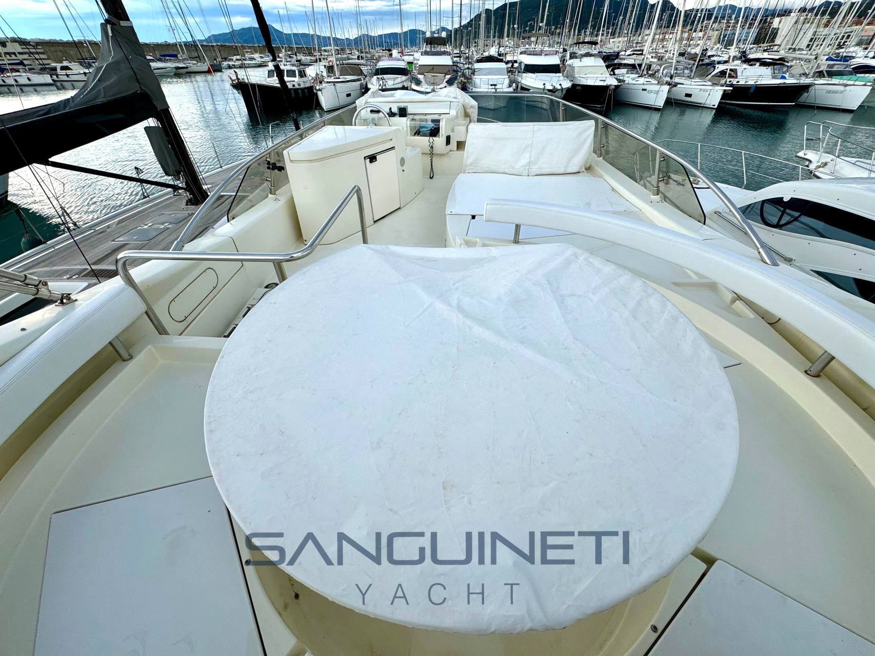 Ferretti 53 Bateau à moteur nouveau en vente