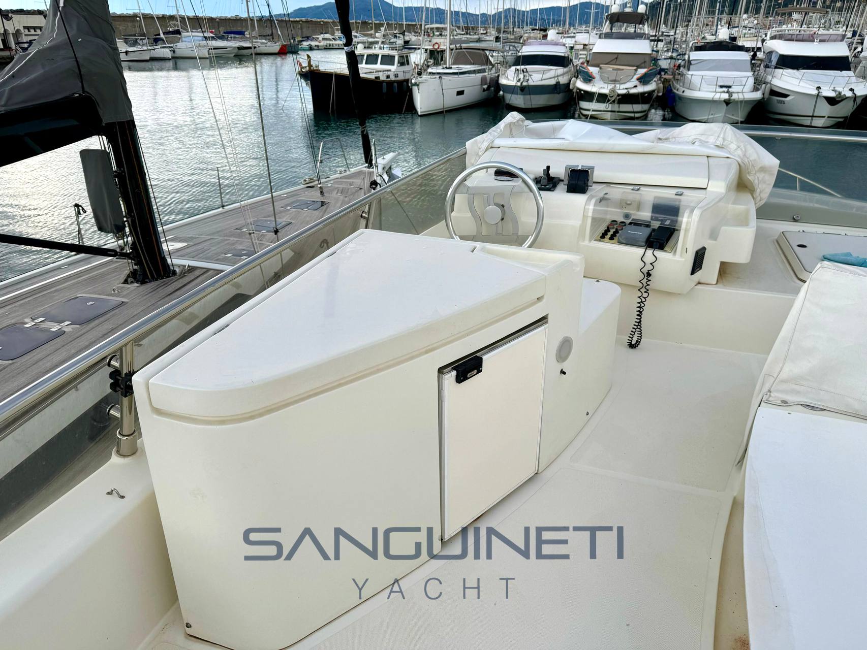 Ferretti 53 فليبريدجي