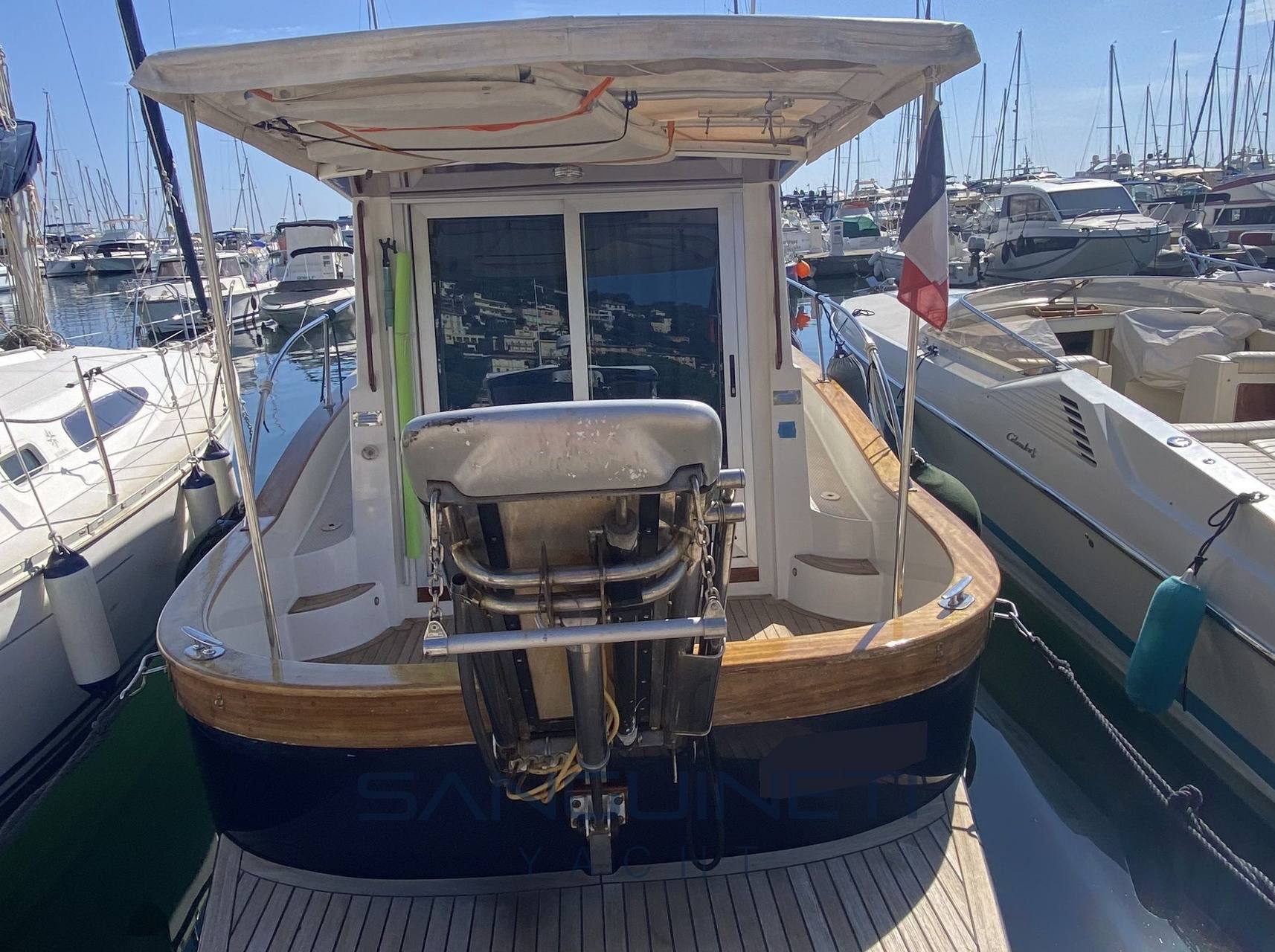 Patrone 25 Bateau à moteur nouveau en vente