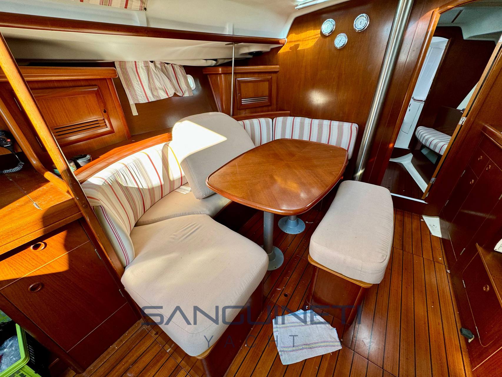 Beneteau Clipper 393 используется