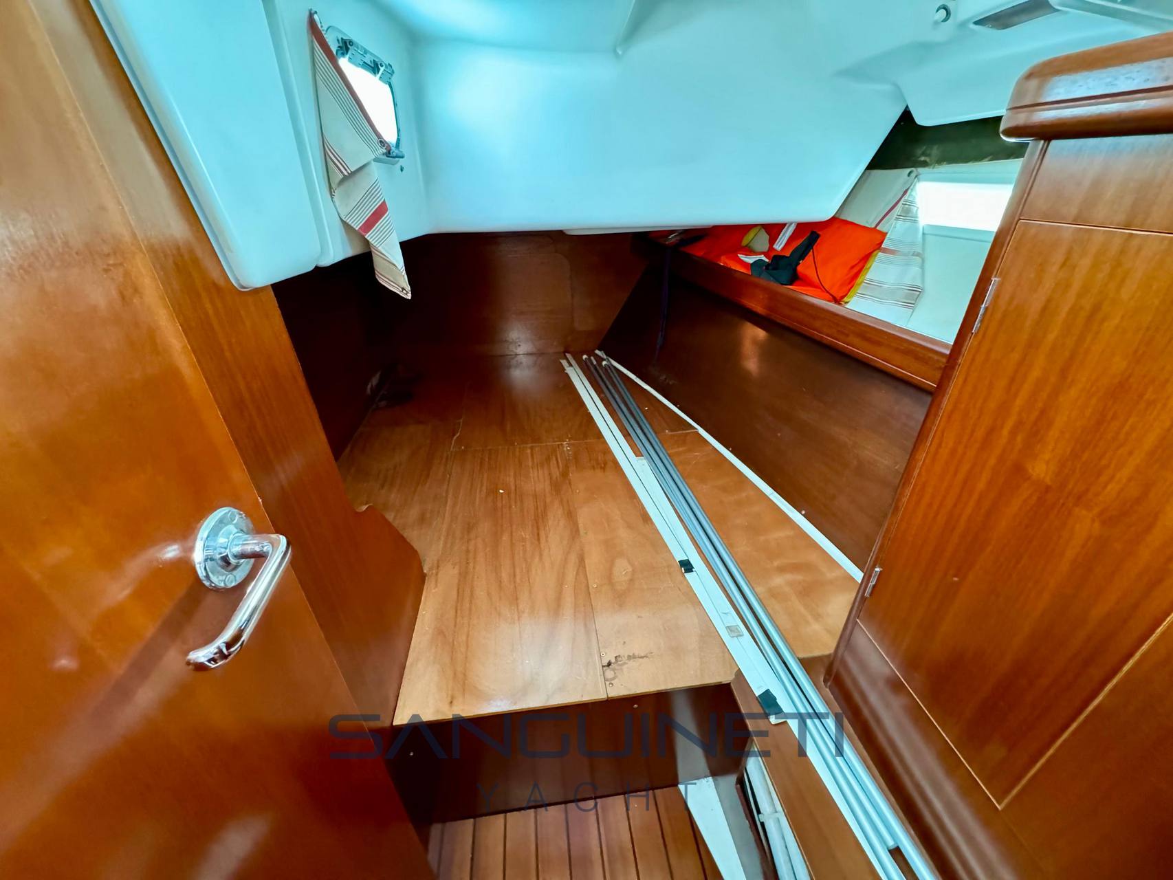 Beneteau Clipper 393 Парусная лодка используется для продажи