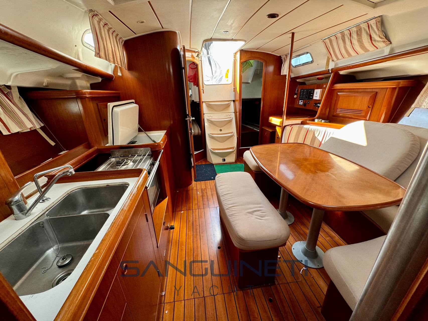 Beneteau Clipper 393 Photo