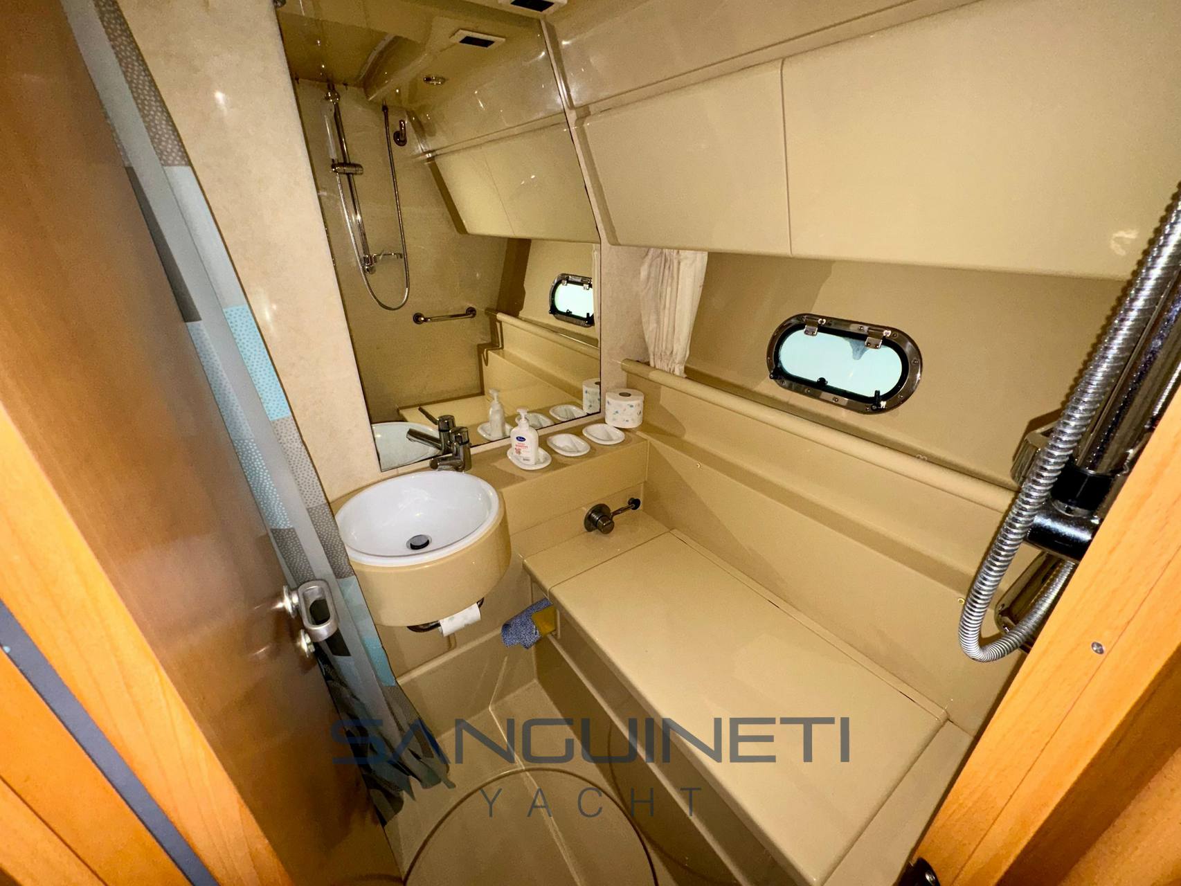 Ferretti 120 fotografia