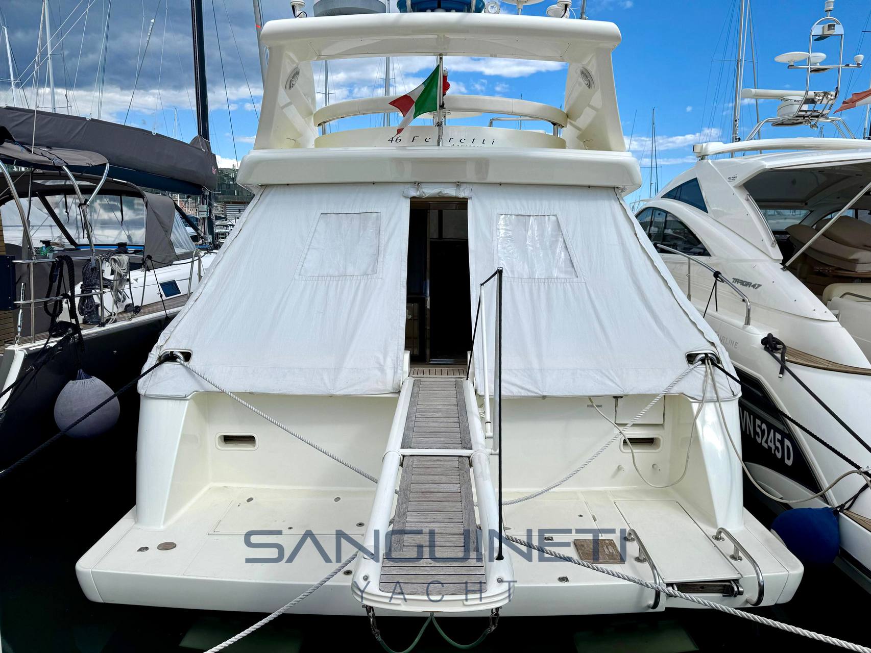 Ferretti 460 anniversary Barca a motore usata in vendita