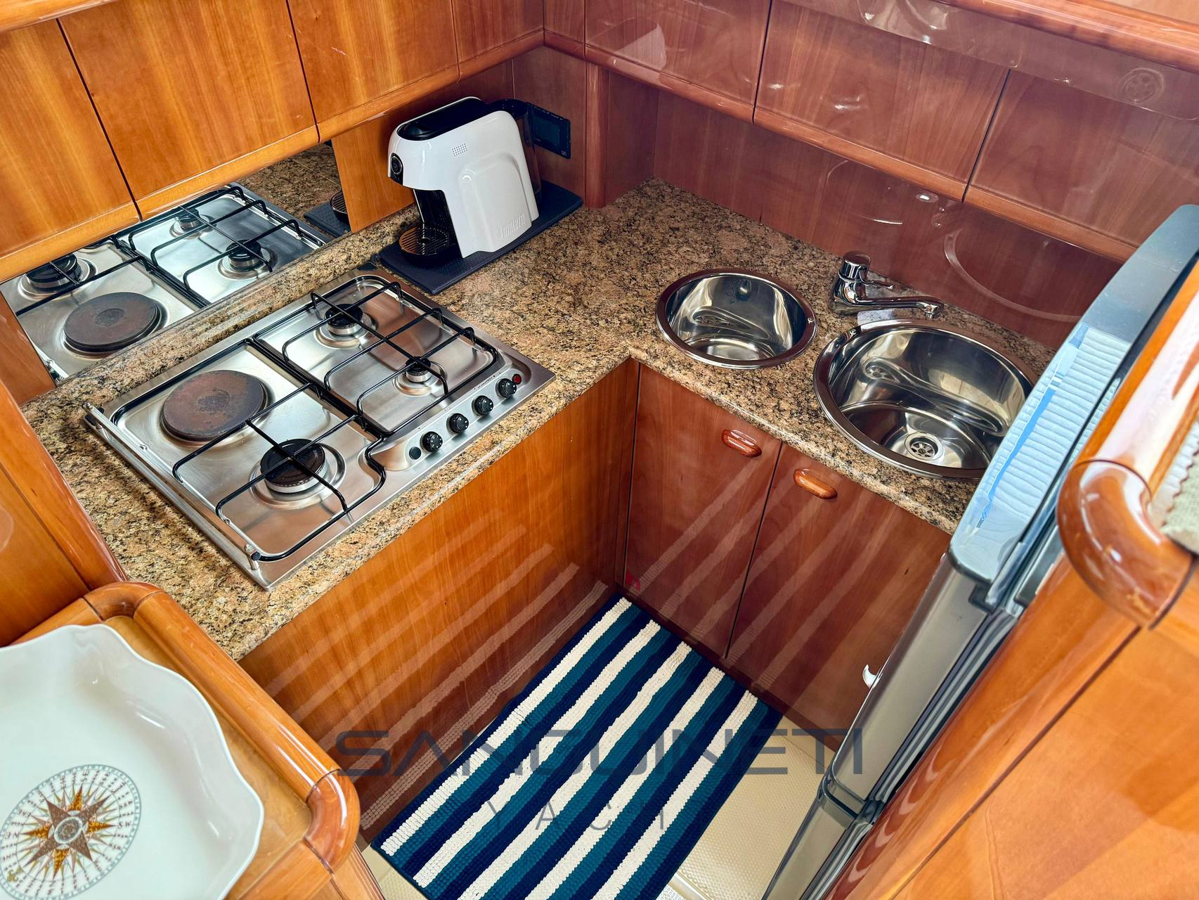 Ferretti 460 anniversary Barca a motore usata in vendita