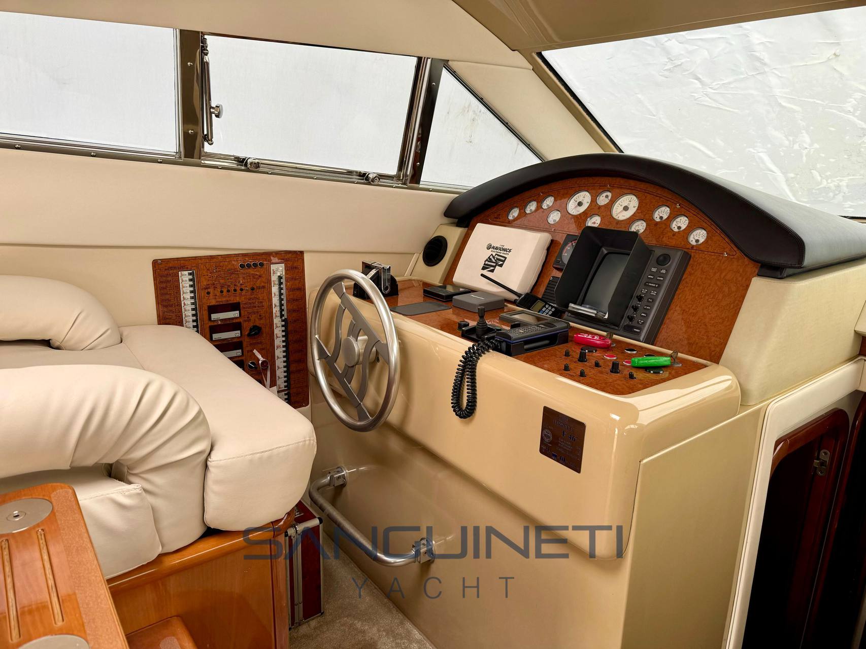 Ferretti 460 anniversary Barca a motore usata in vendita