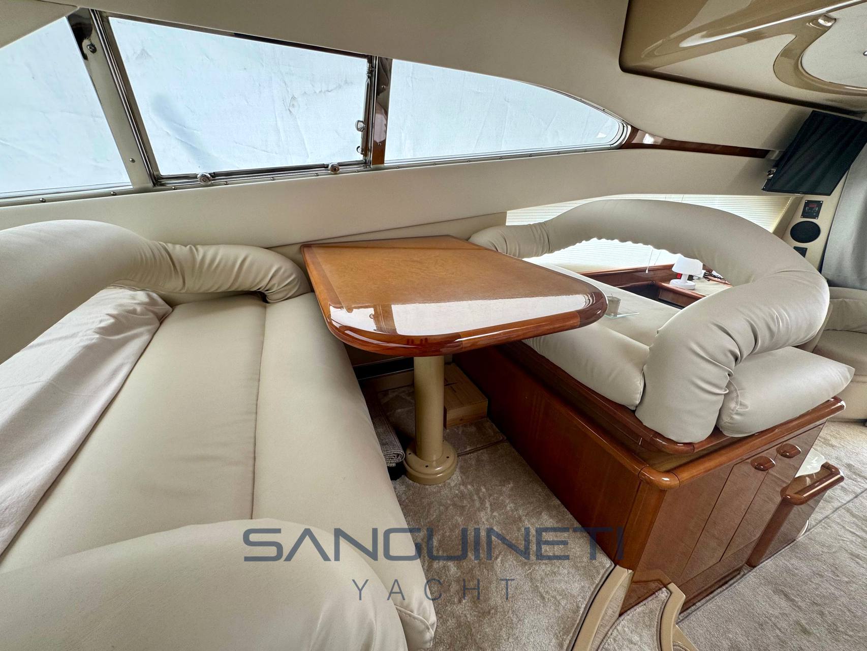 Ferretti 460 anniversary barca a motore