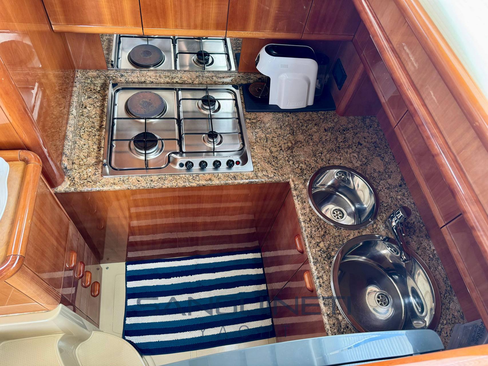 Ferretti 460 anniversary usato