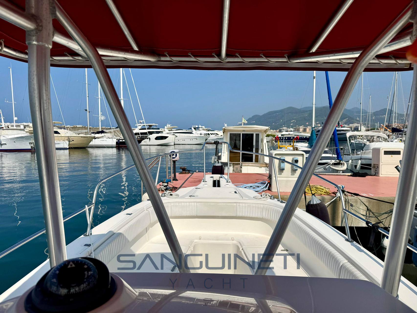 Boston whaler Outrage 26 يوم الطراد يستخدم