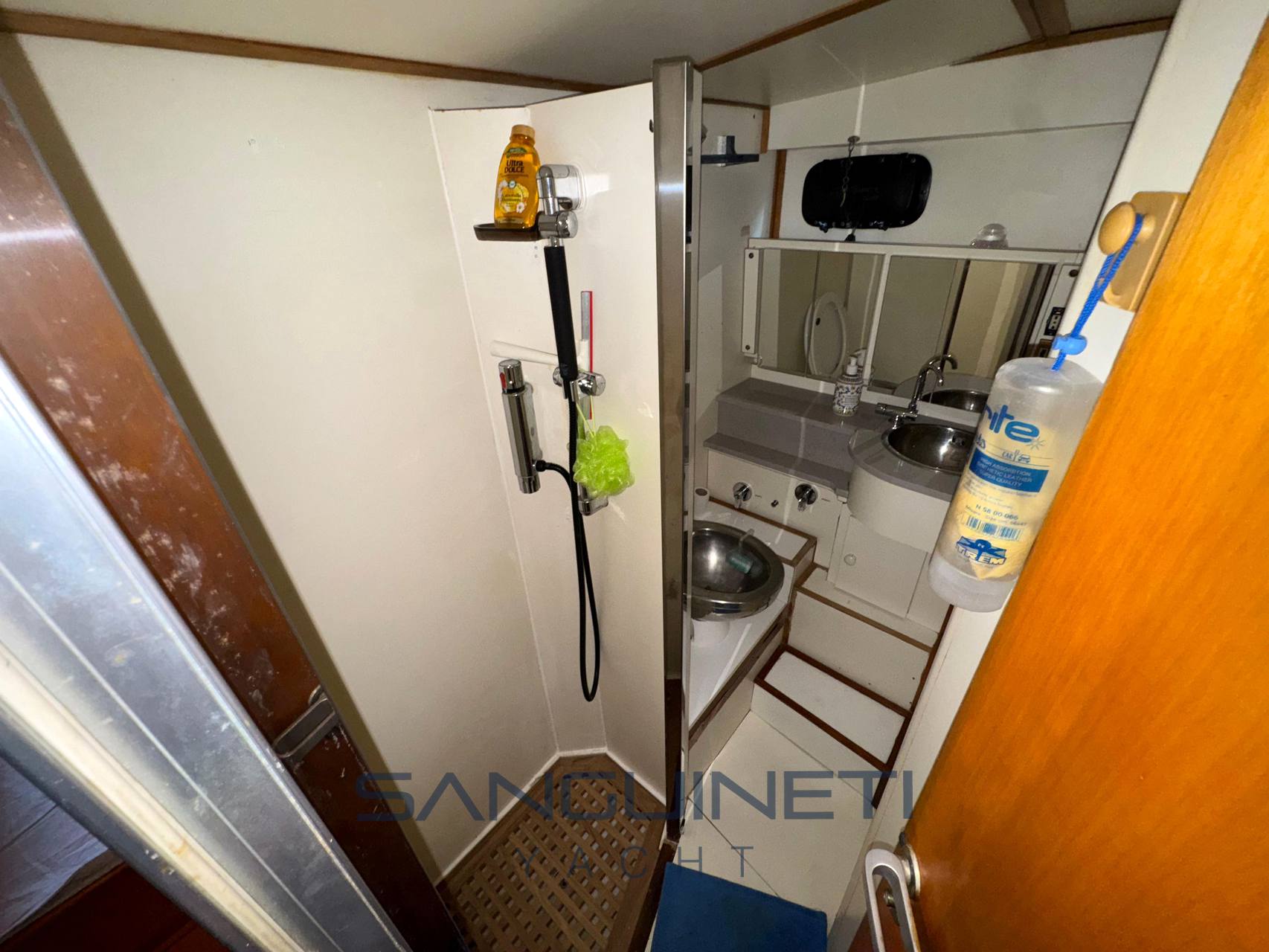 Ferretti Altura 42 Motorsailer