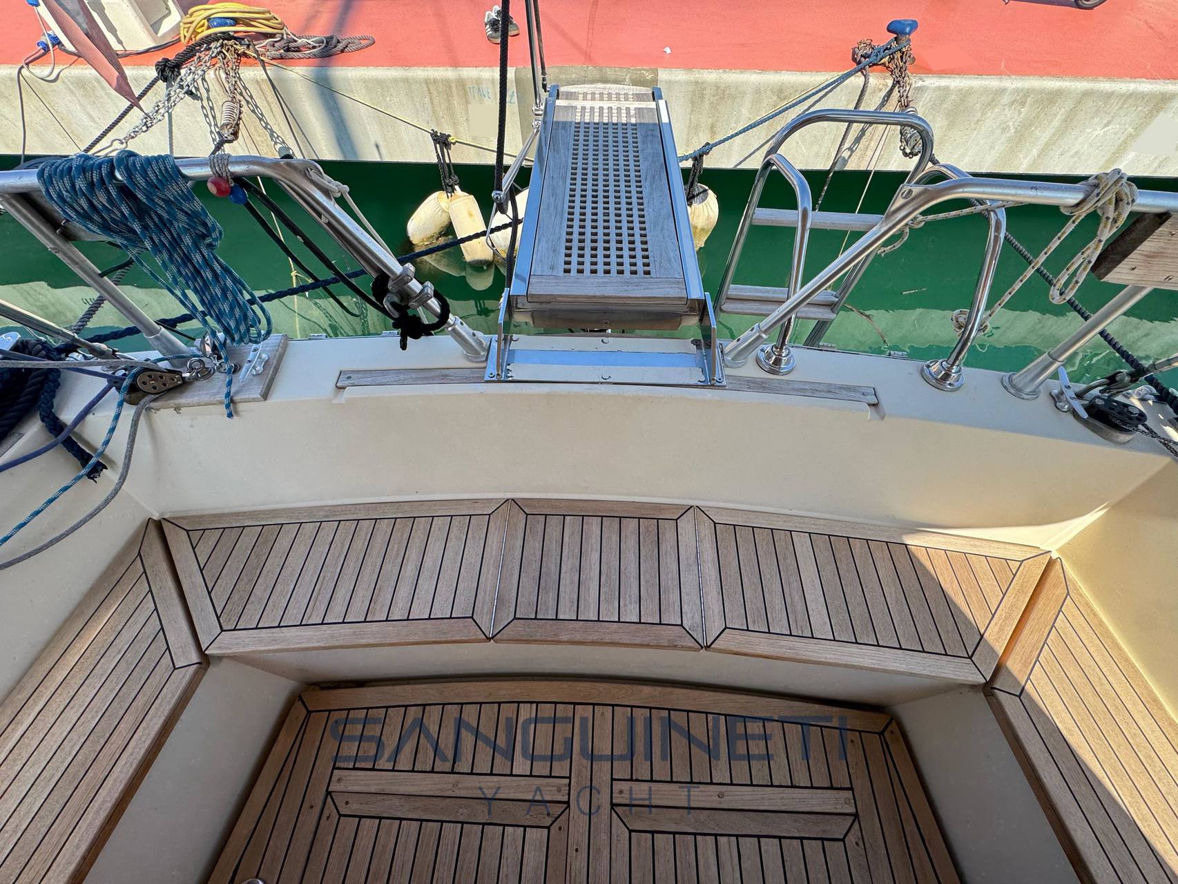 Ferretti Altura 42 Motorsailer