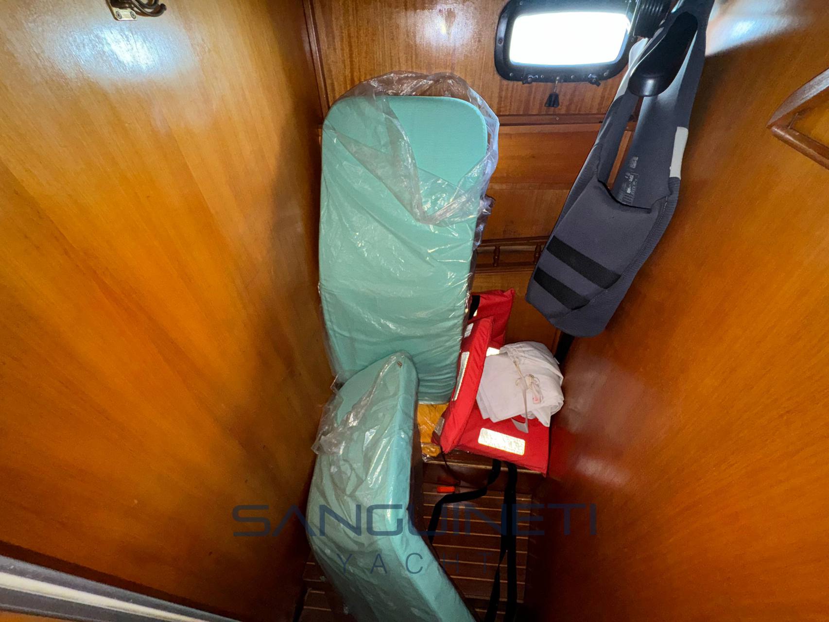 Ferretti Altura 42 