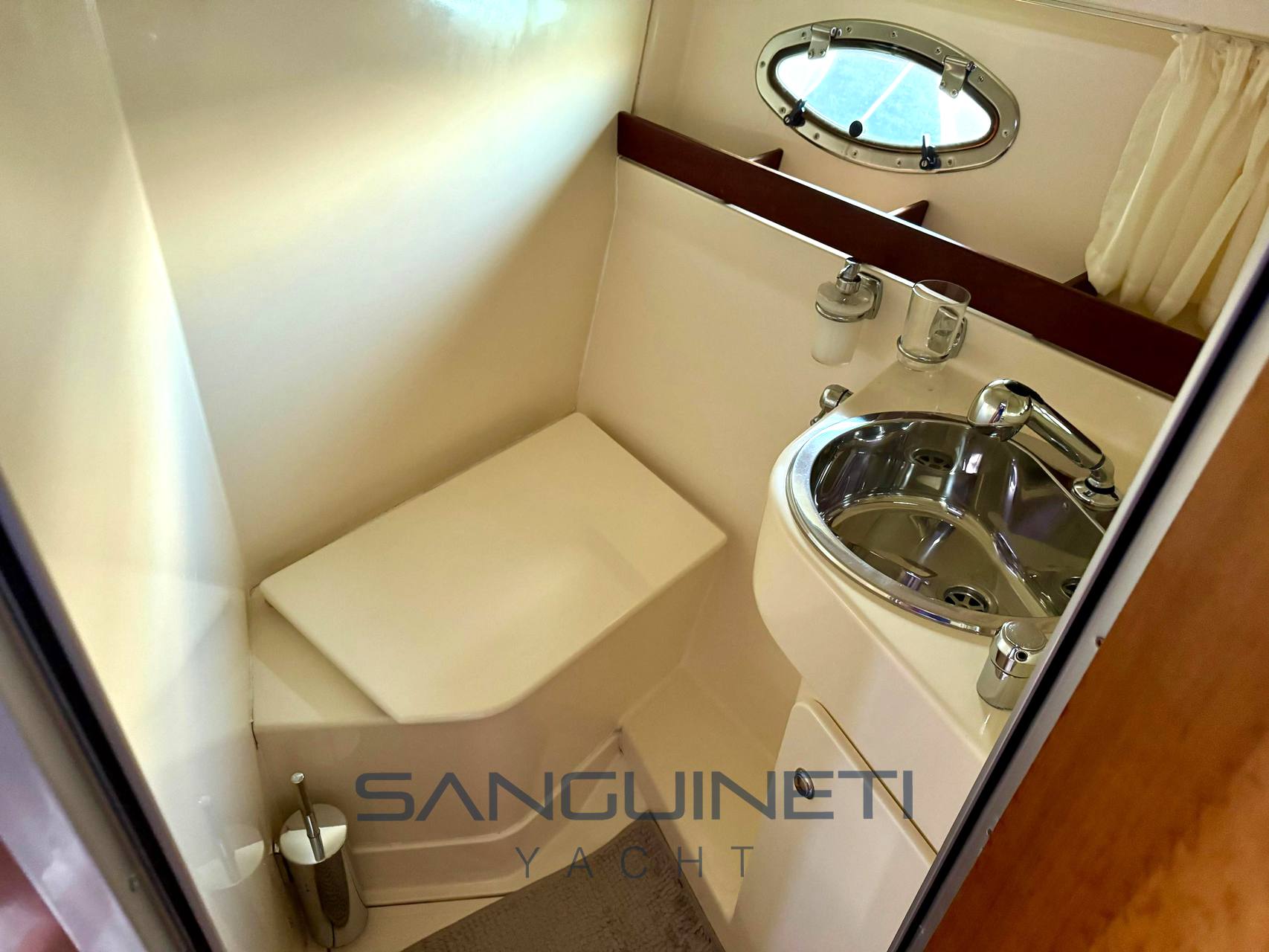 Azimut 37 