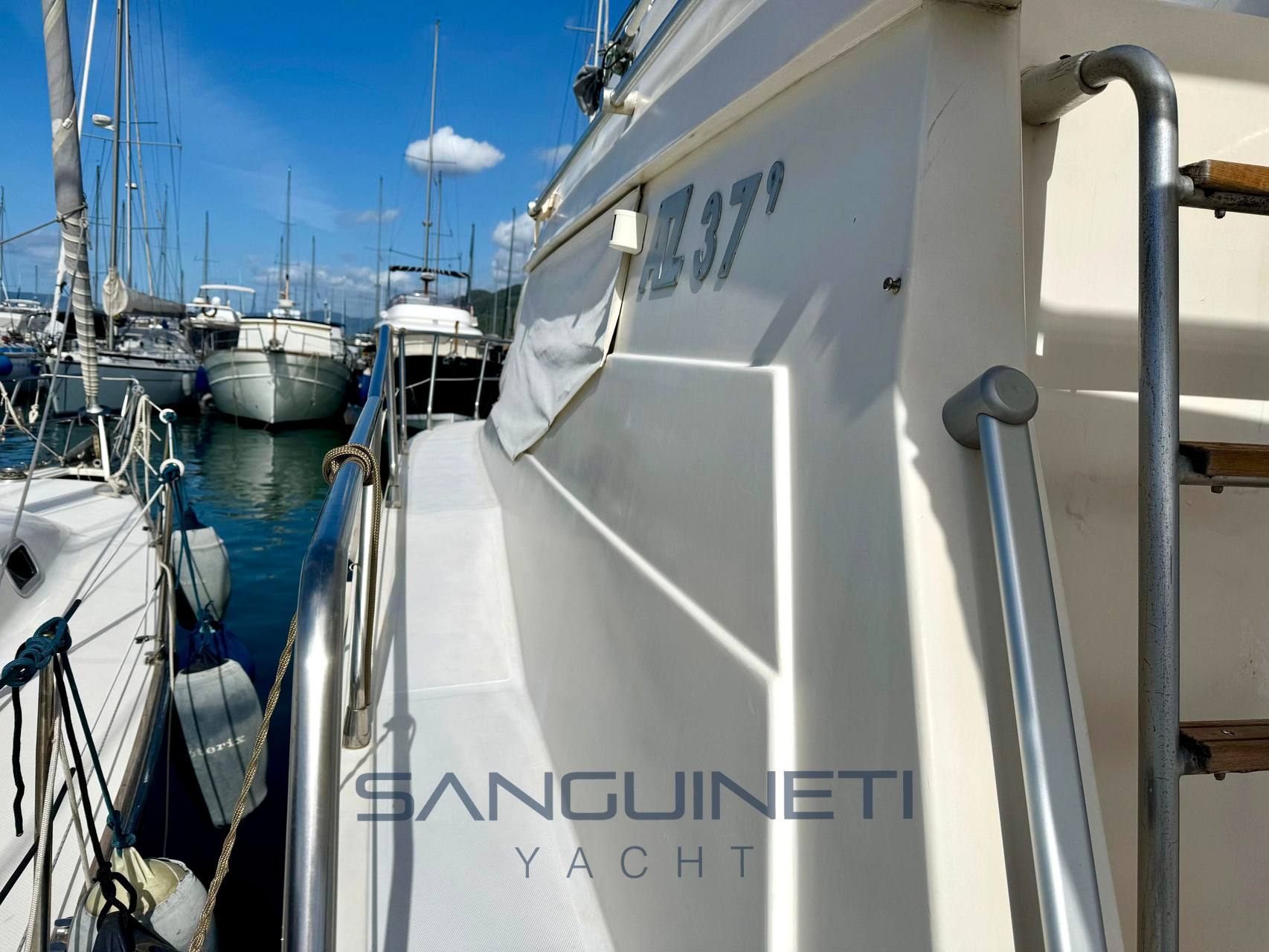 Azimut 37 fotografia