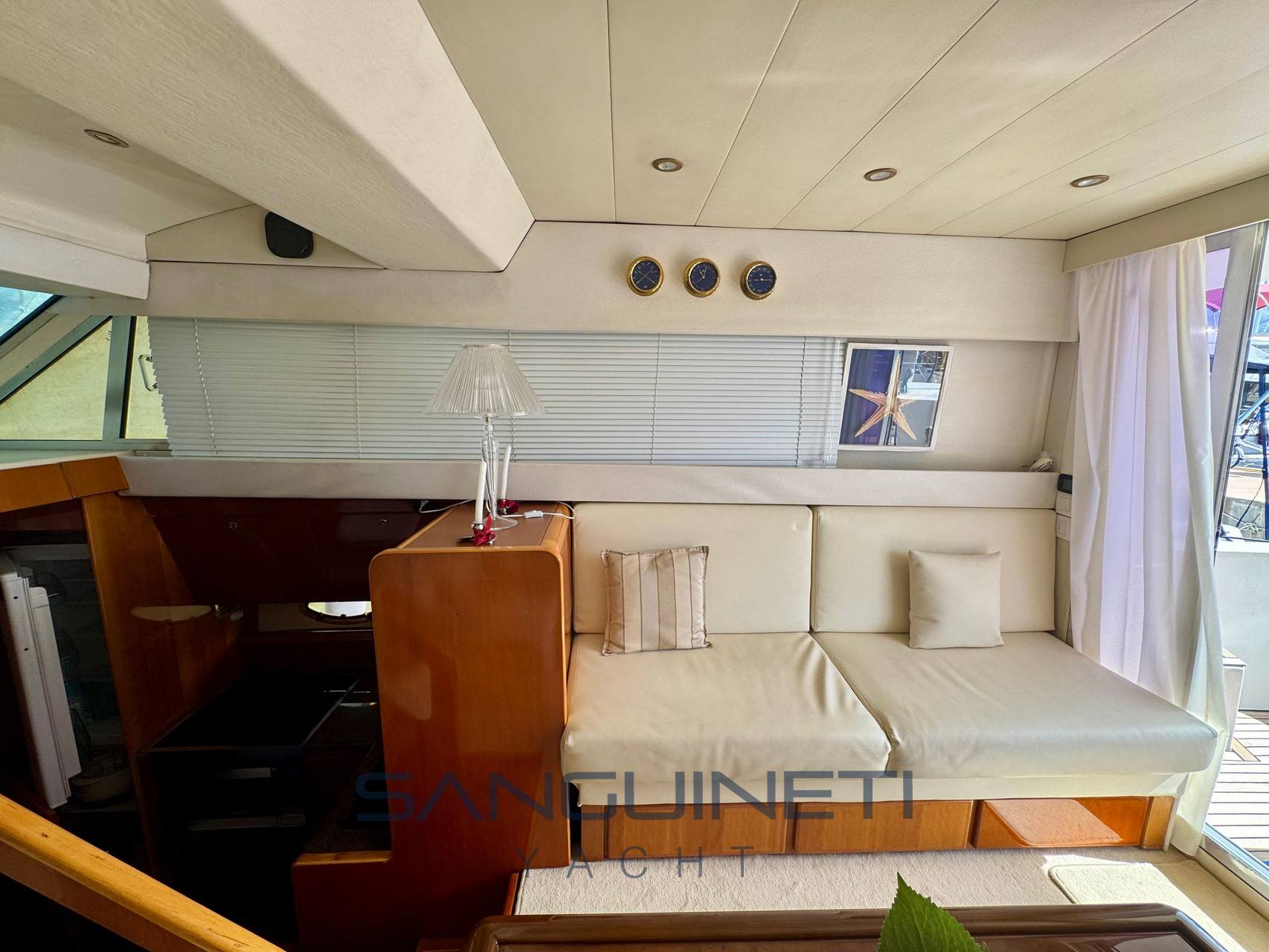 Azimut 37 